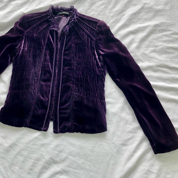 🔥Host Pick🔥 Romantic silk velvet Elie Tahari jacket - Picture 3 of 4